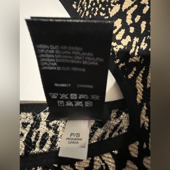 BEBE Stretch Nylon/Spandex w/Gold Metallic Accents Cap Sleeve “V”Neck Mini Dress - Picture 8 of 10